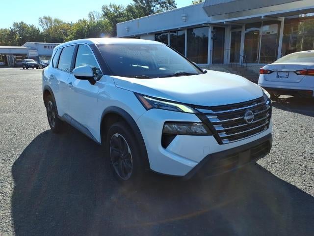 Everest White Pearl 2024 Nissan Rogue SUV / Crossover Front-Wheel Drive Continuously Variable Transmission