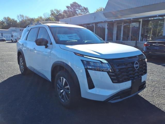 Everest White Pearl Tricoat 2026 Nissan Pathfinder SUV / Crossover Front-Wheel Drive 9-Speed Automatic