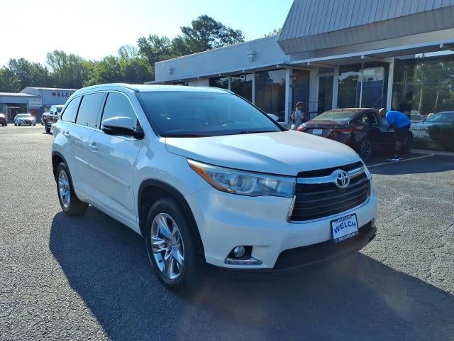 White (Blizzard Pearl) 2016 Toyota Highlander SUV / Crossover Front-Wheel Drive Automatic