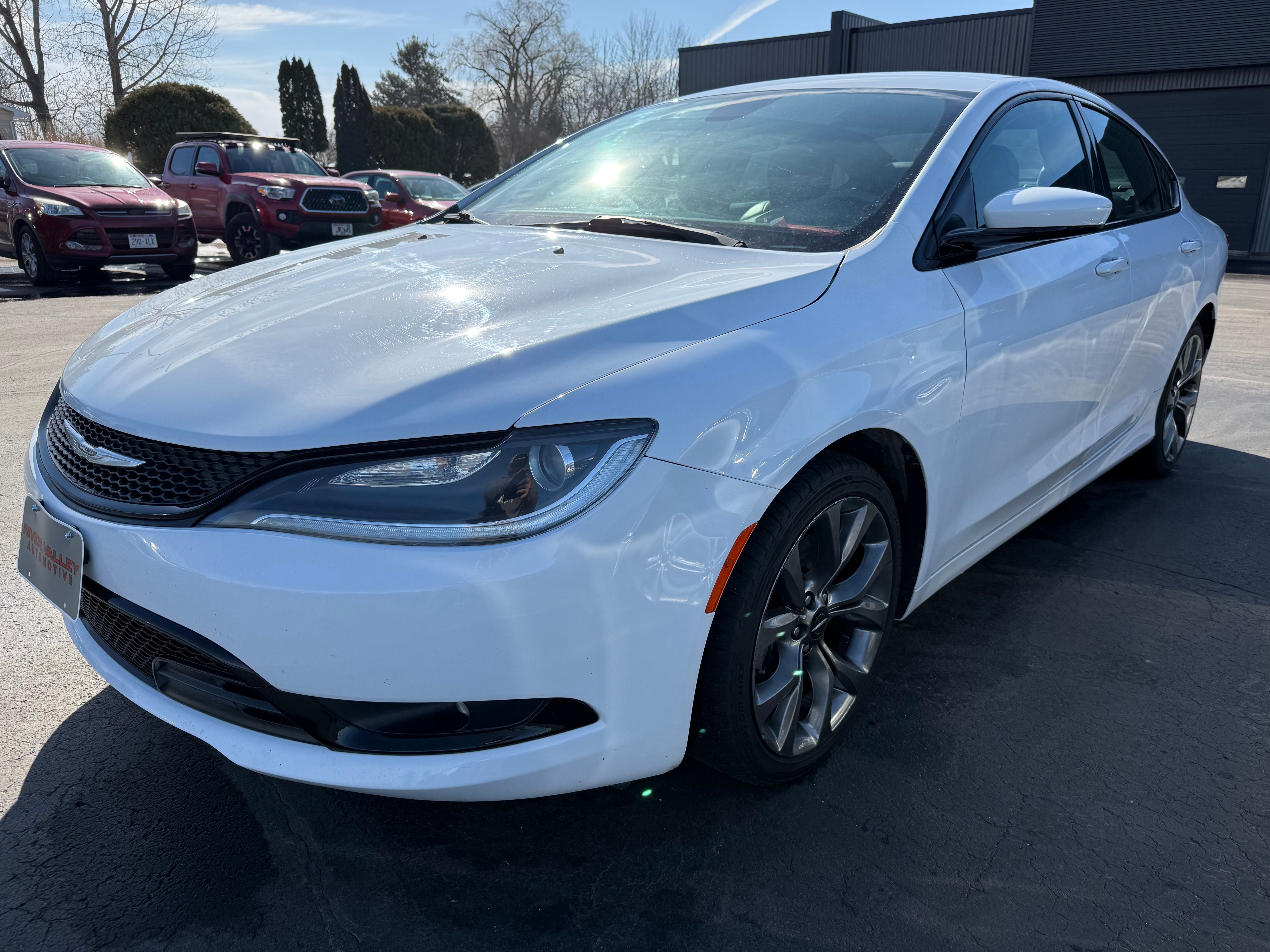 2016 Chrysler 200 S Sedan FWD