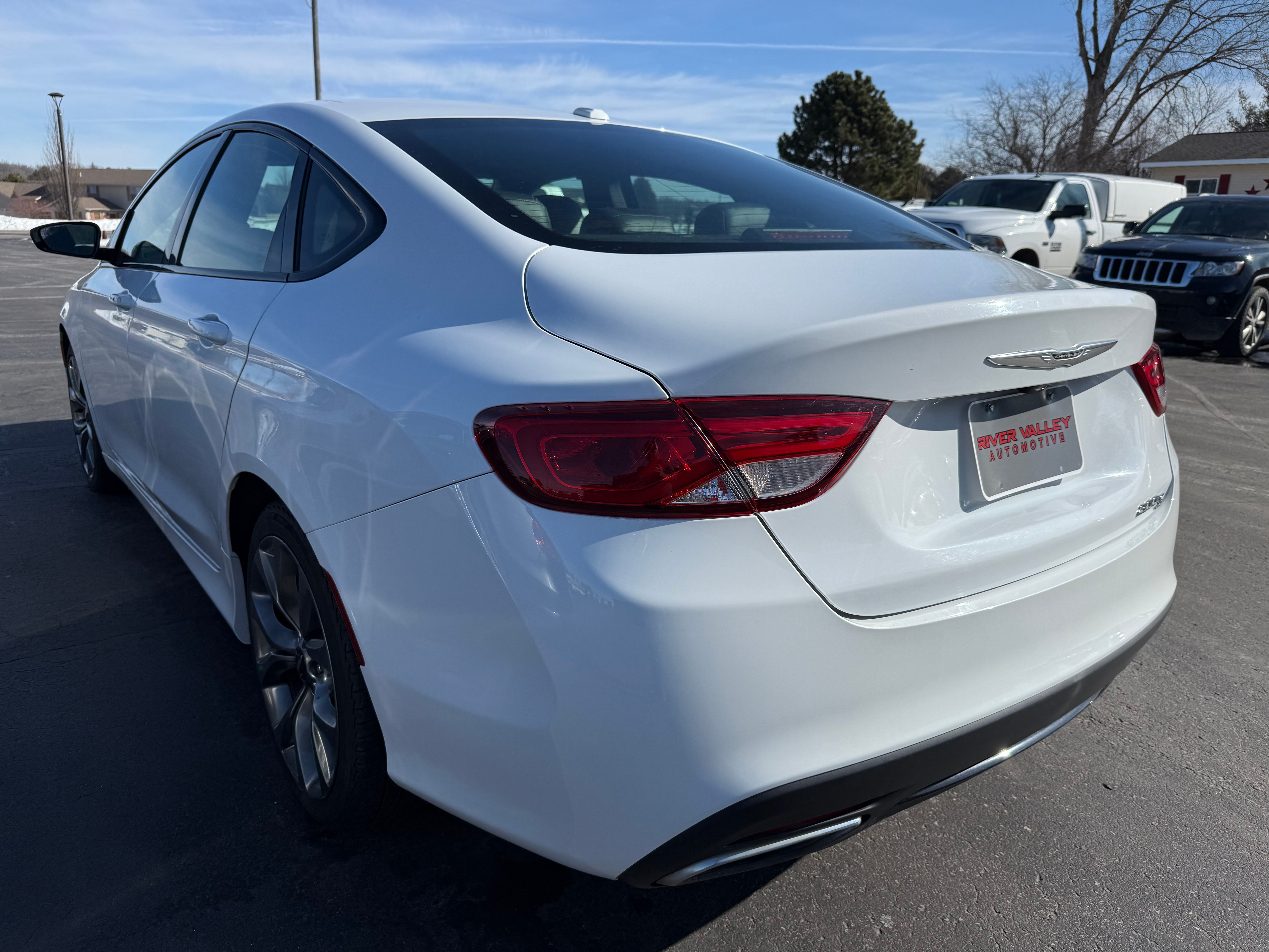 View vehicle photo 4