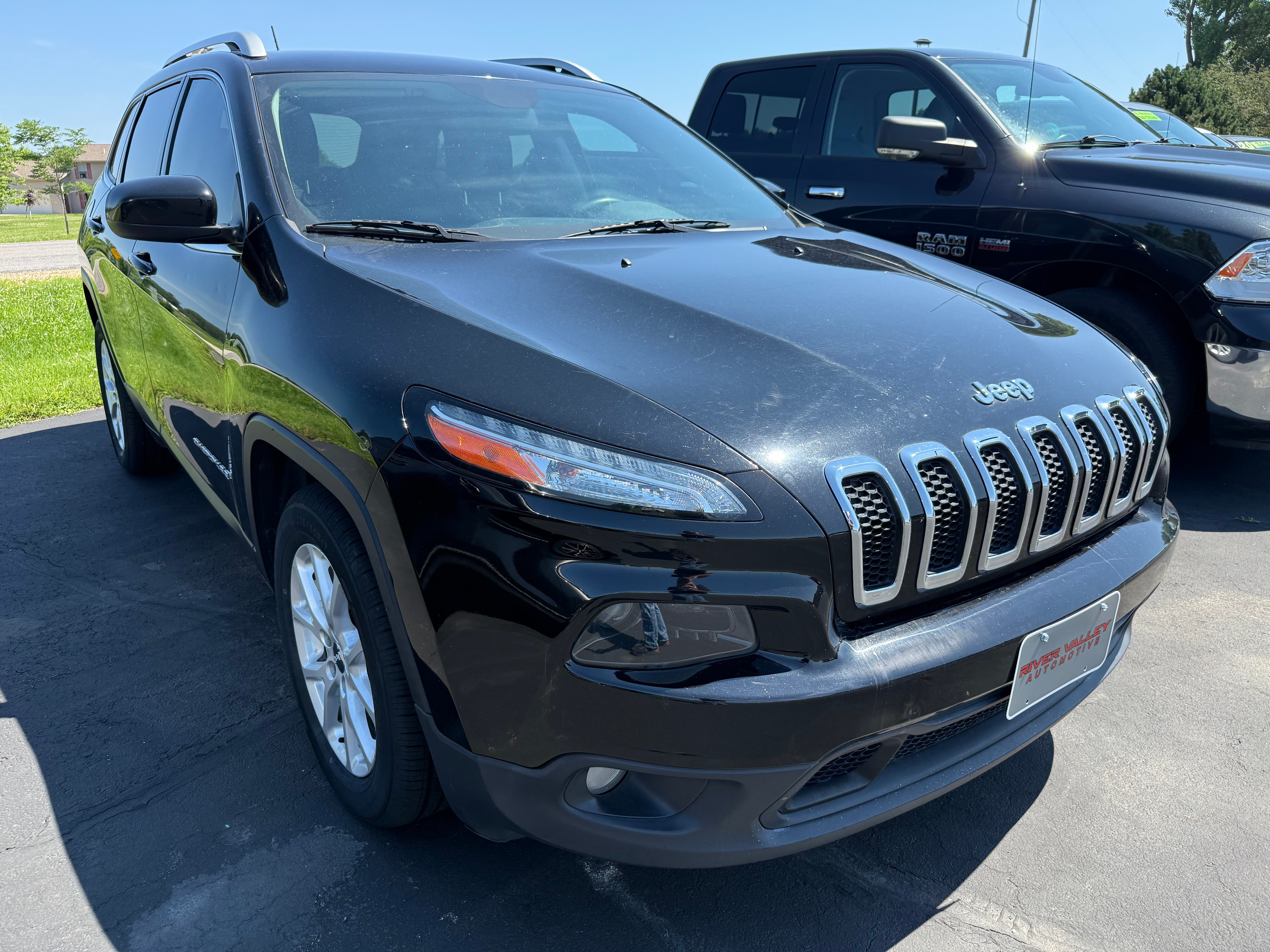 View vehicle photo 2