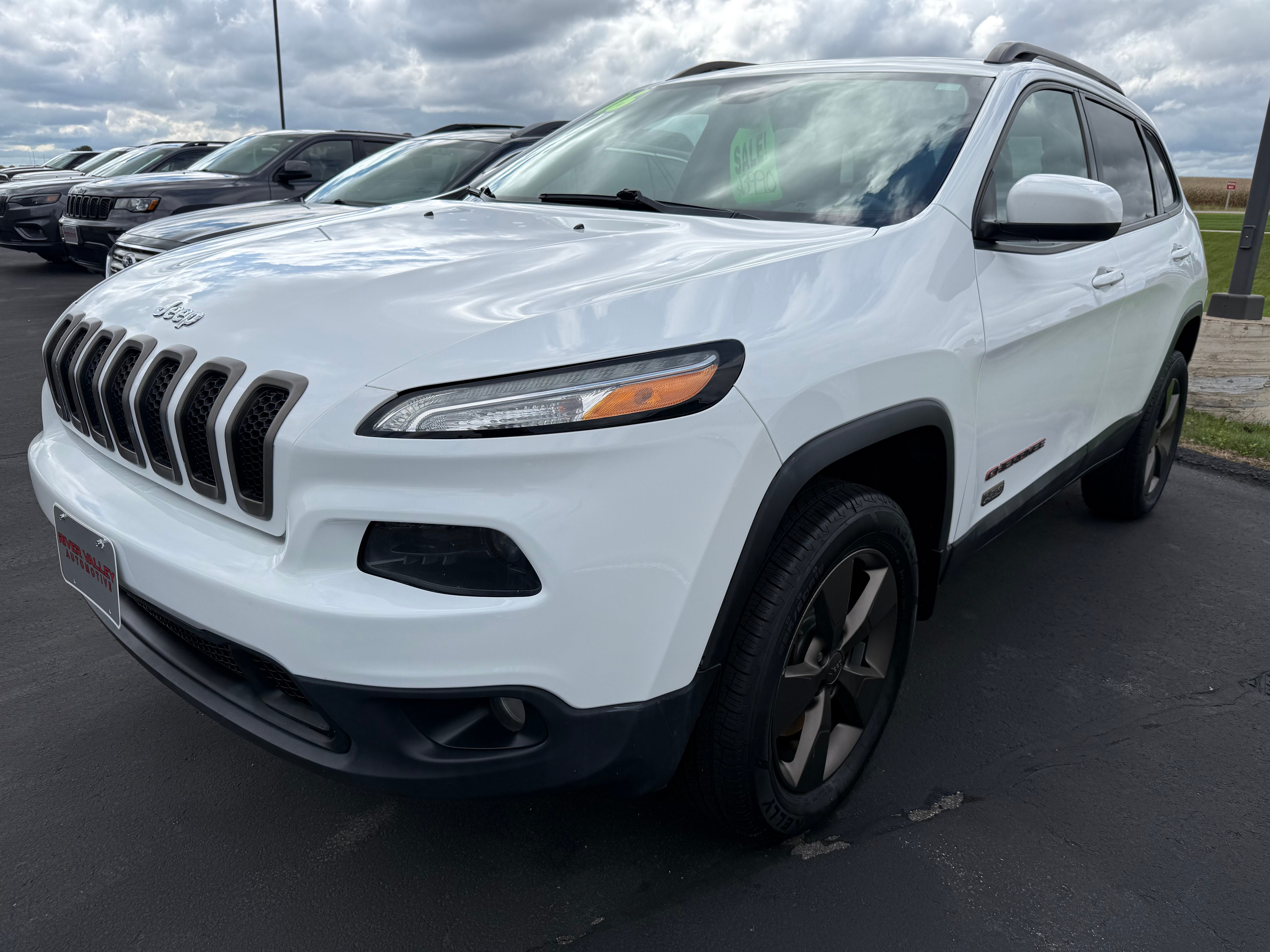 Bright White Clearcoat 2016 Jeep Cherokee SUV / Crossover Four-Wheel Drive Automatic