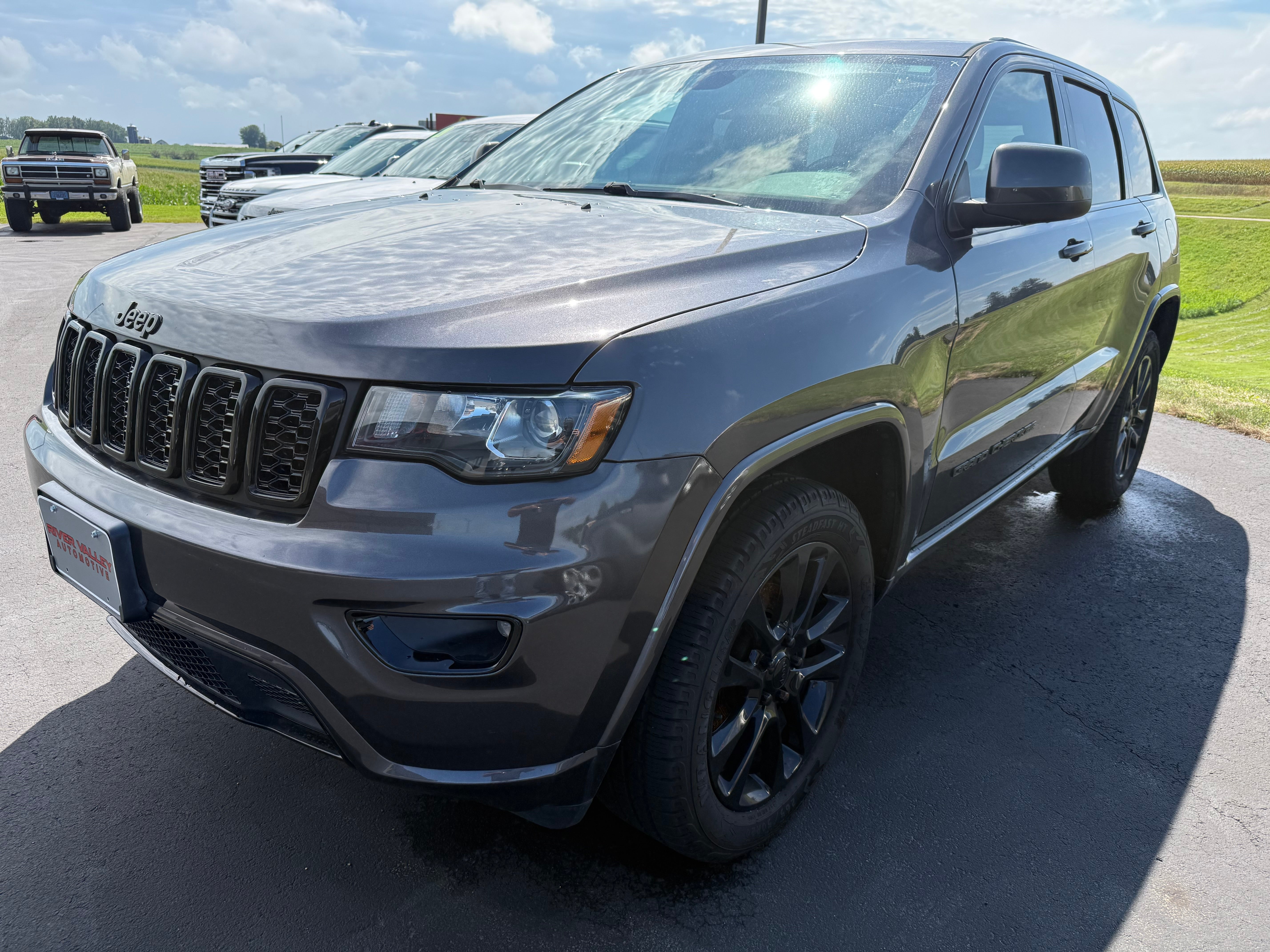 Gray (Granite Crystal Metallic Clearcoat) 2019 Jeep Grand Cherokee SUV / Crossover Four-Wheel Drive Automatic