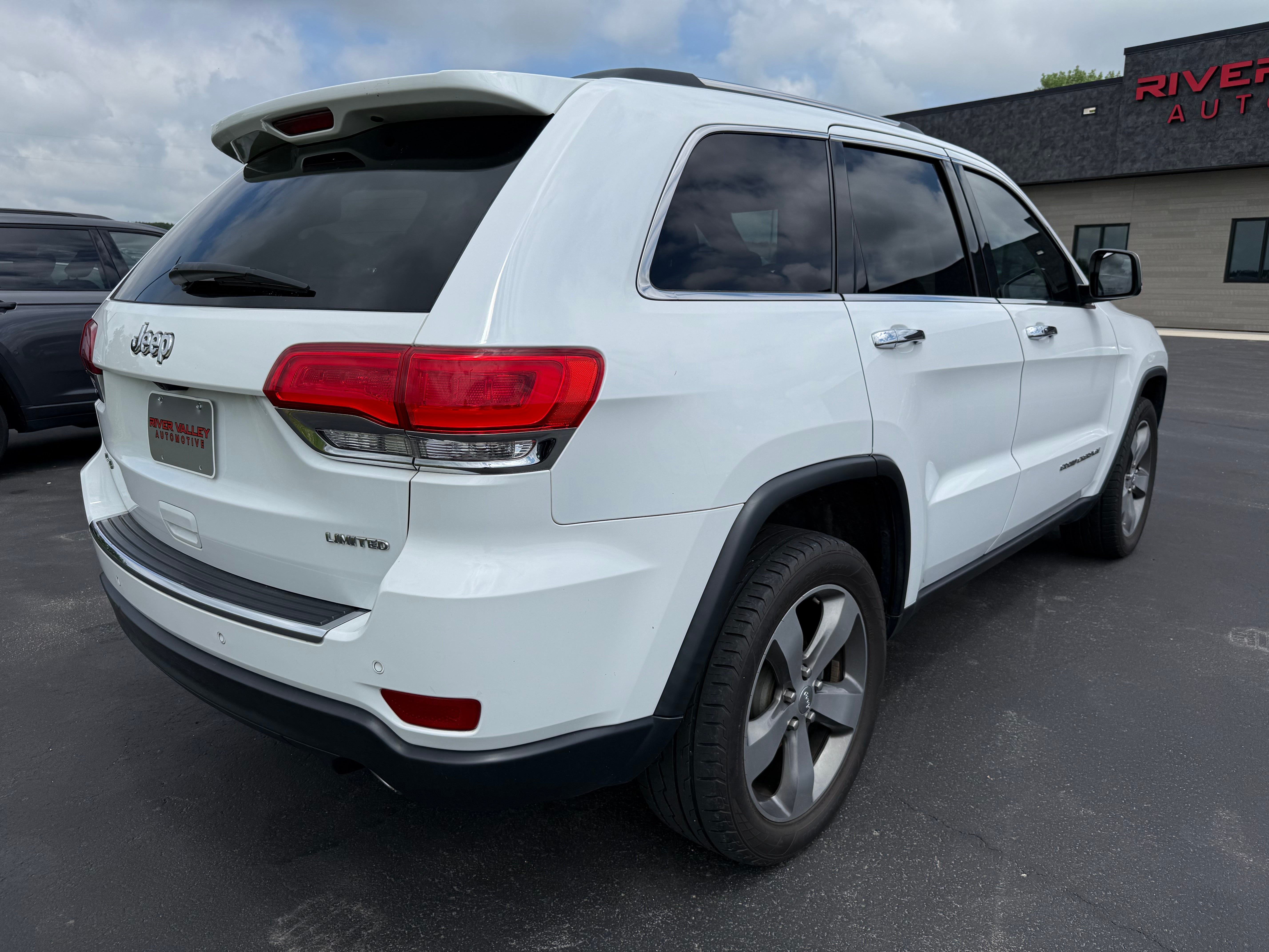 View vehicle photo 3