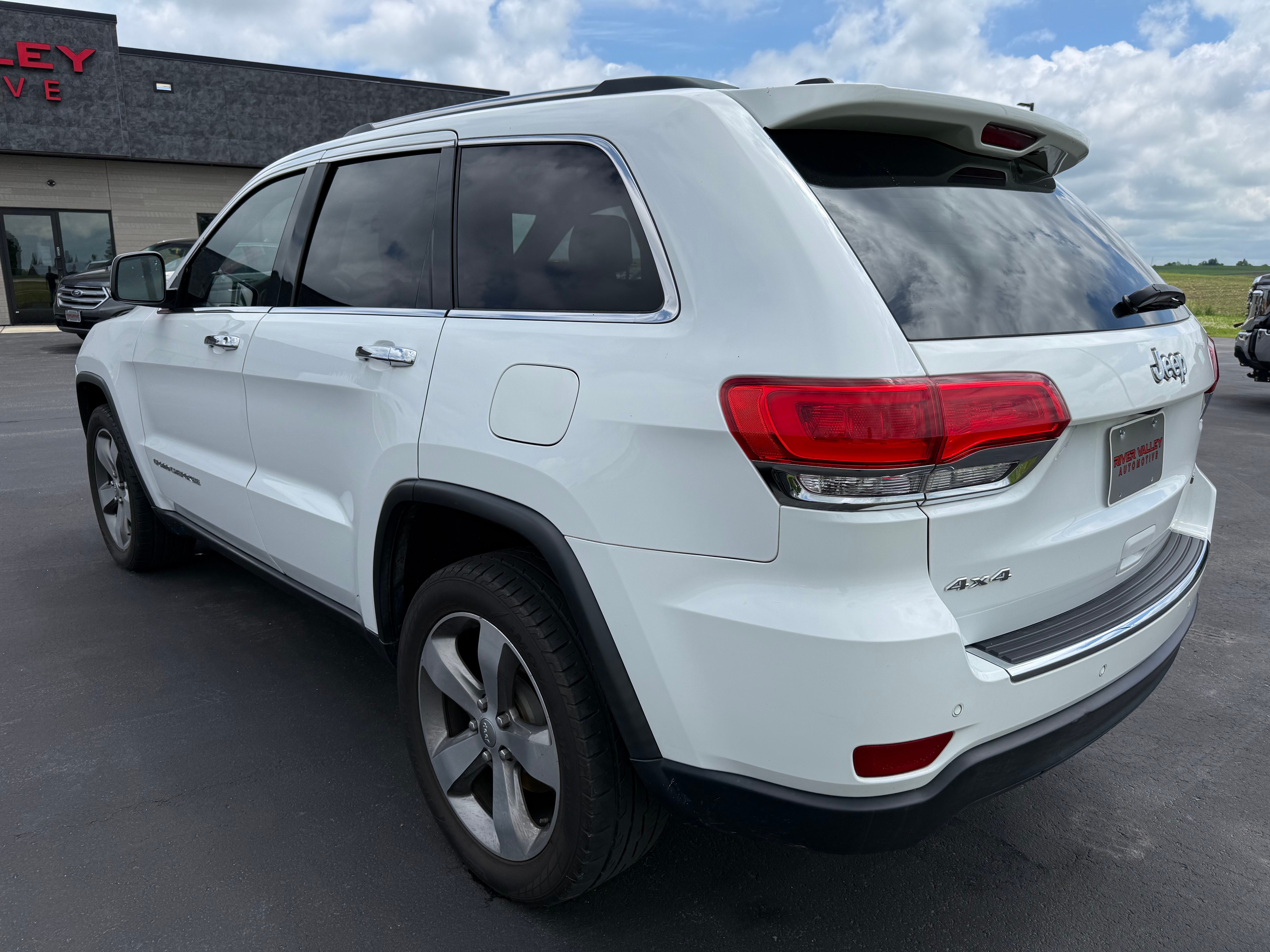View vehicle photo 4