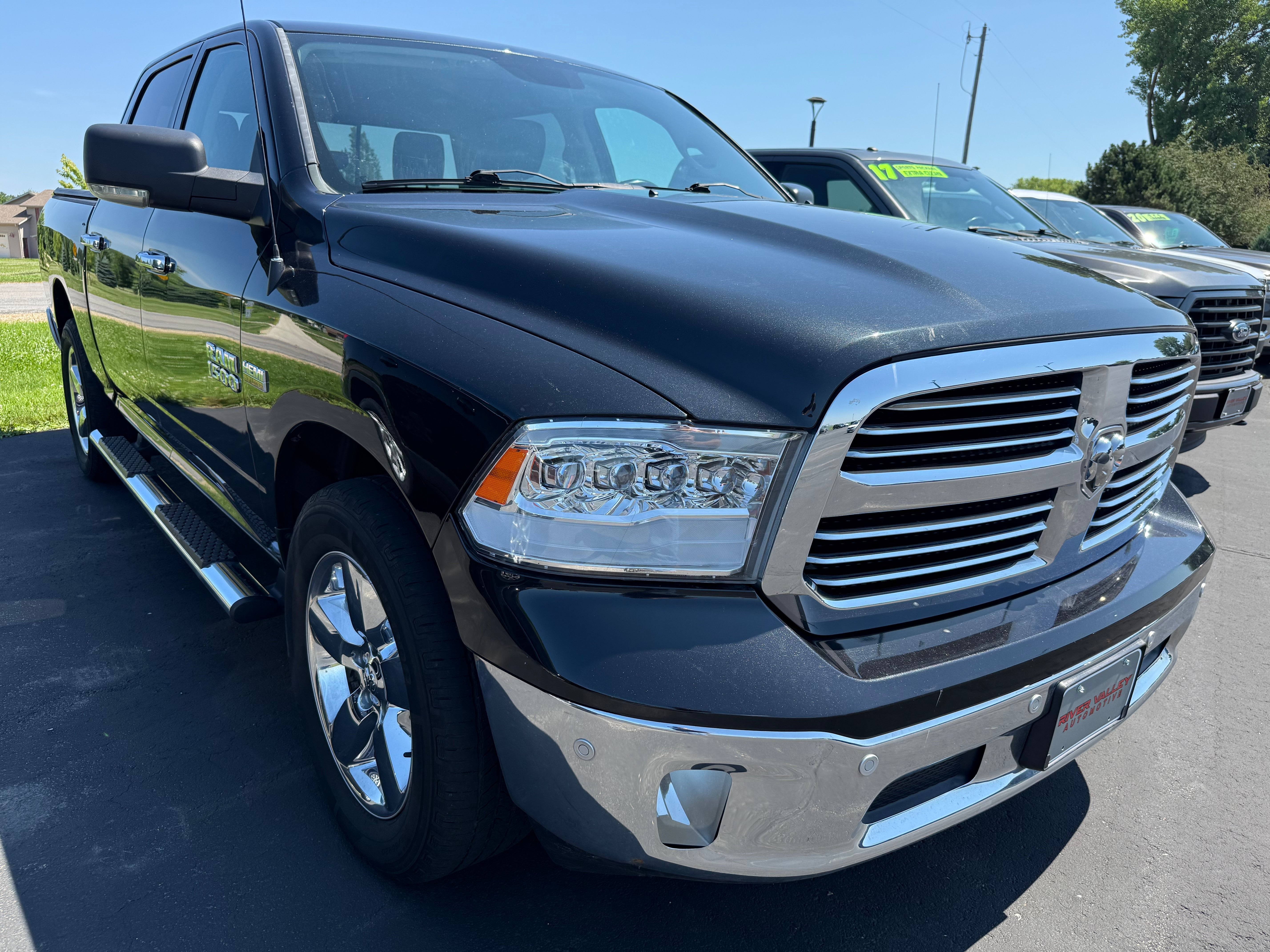 View vehicle photo 2