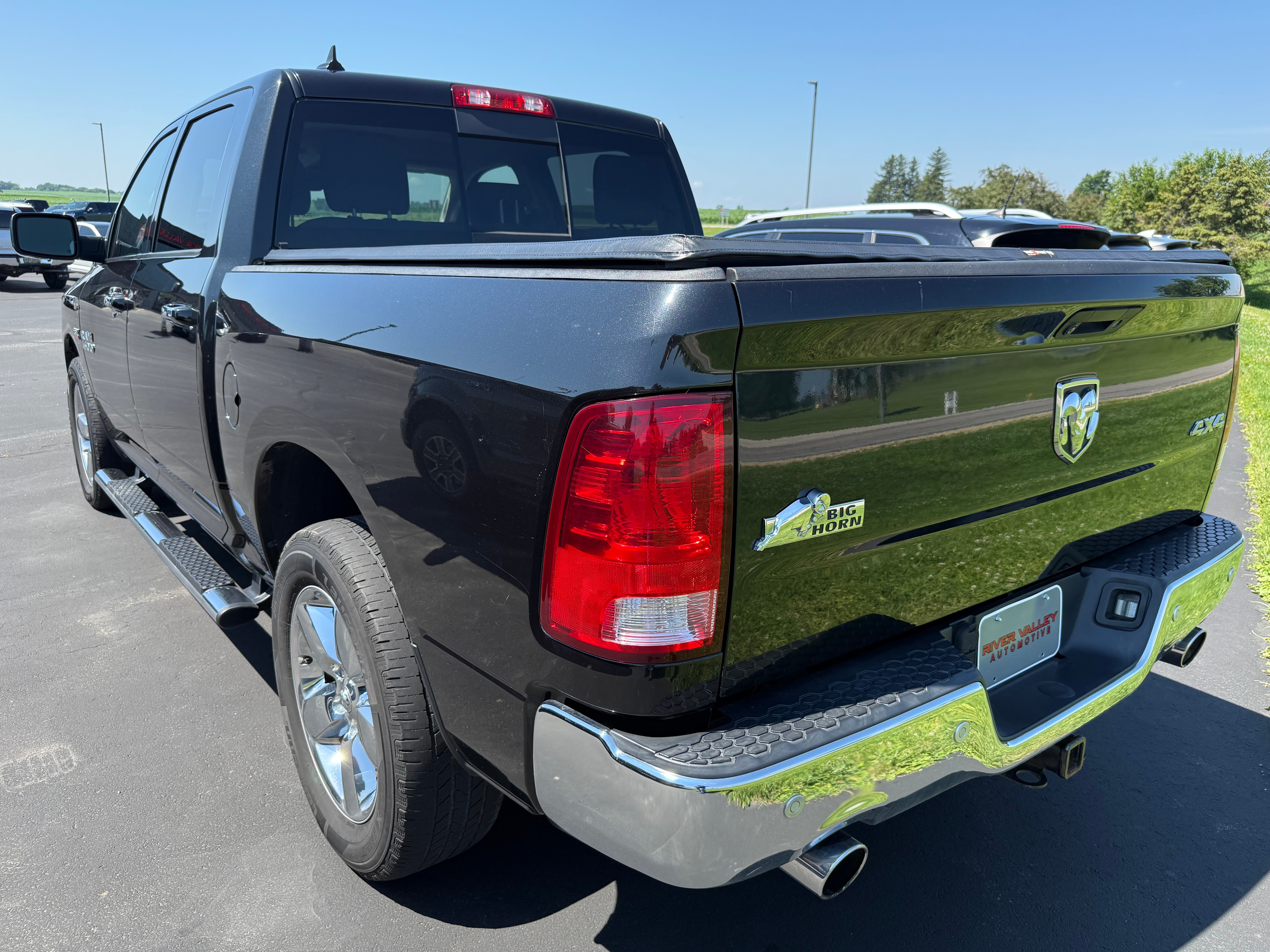 View vehicle photo 4
