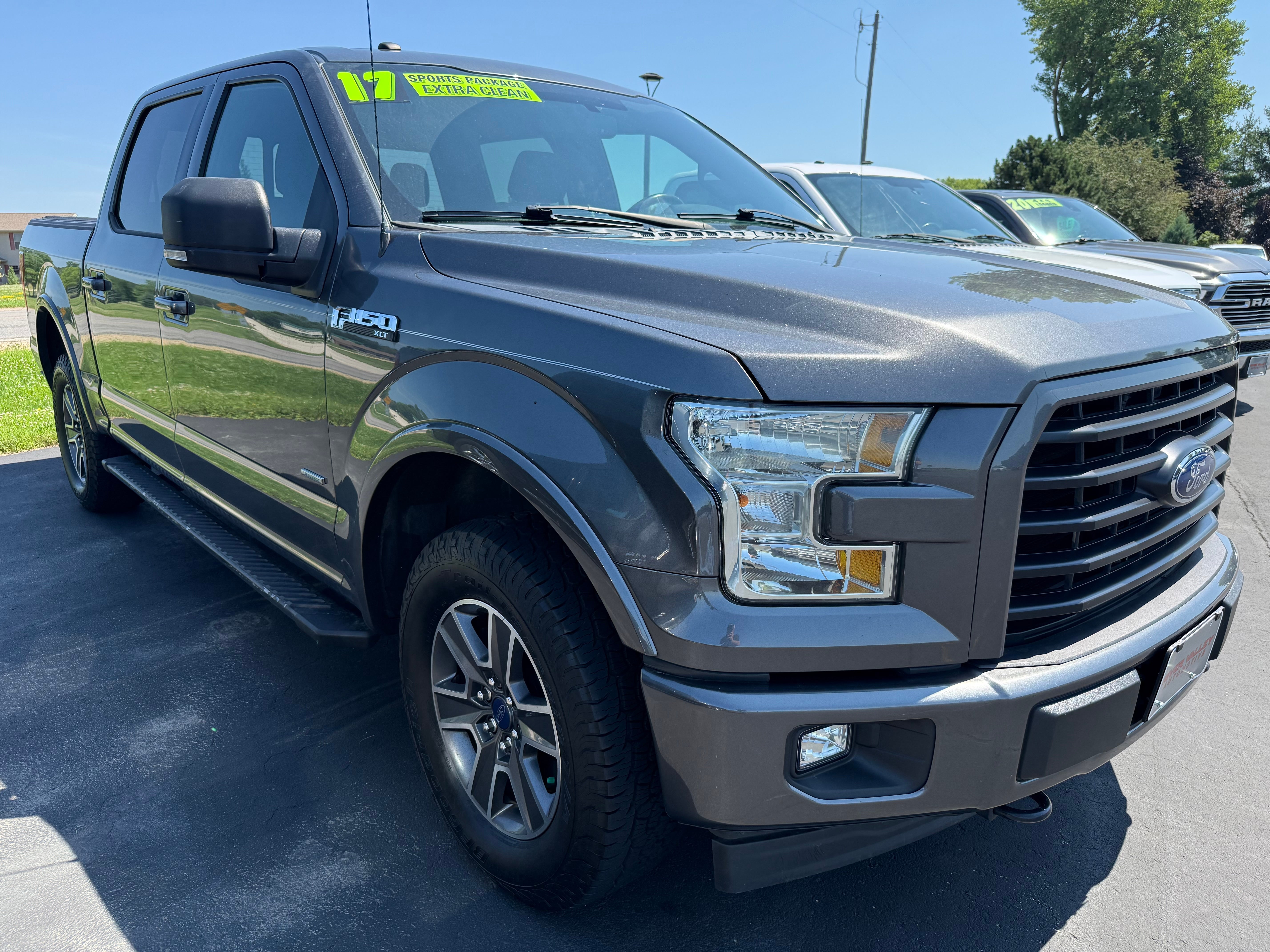 View vehicle photo 2