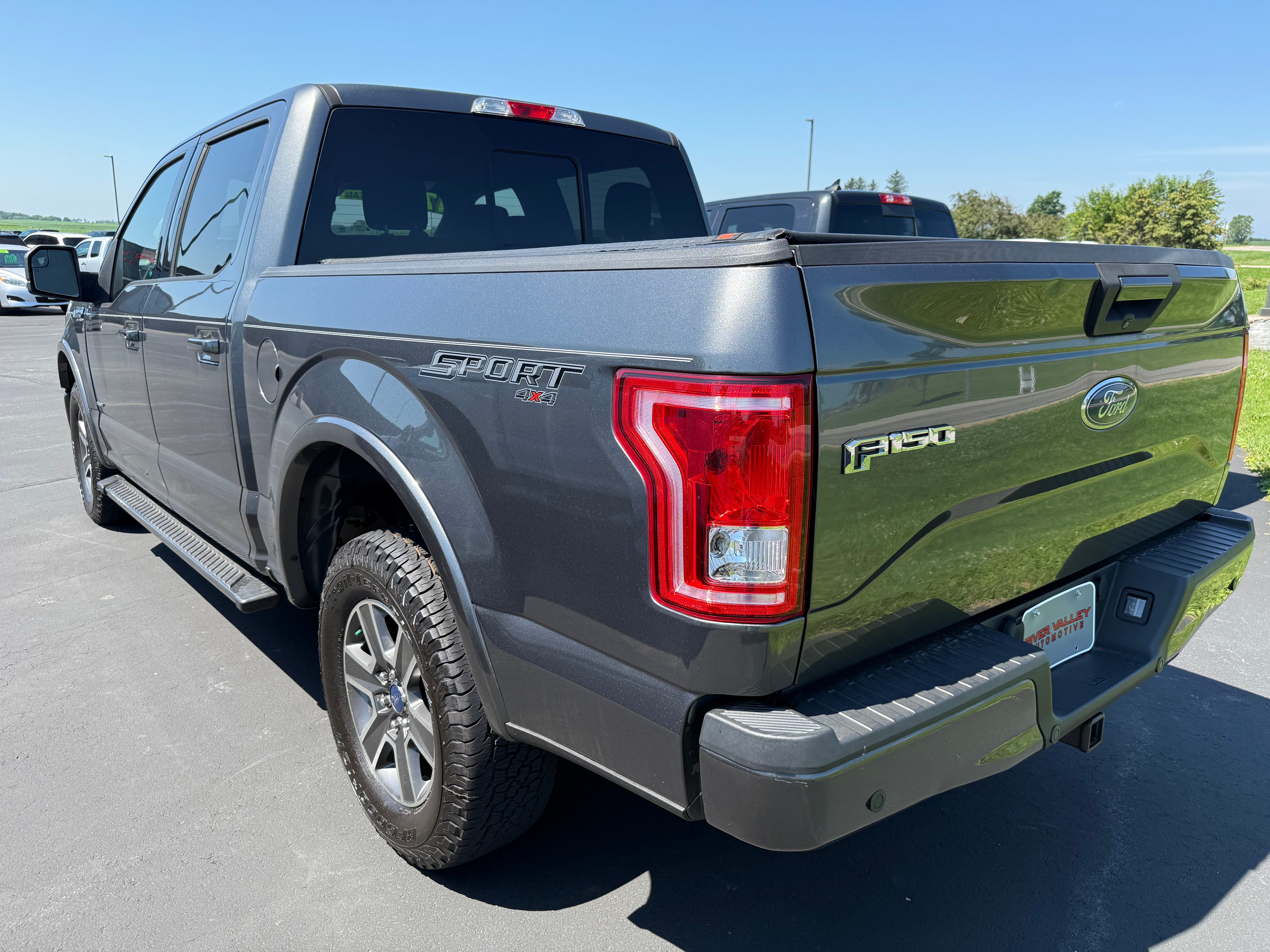 View vehicle photo 4