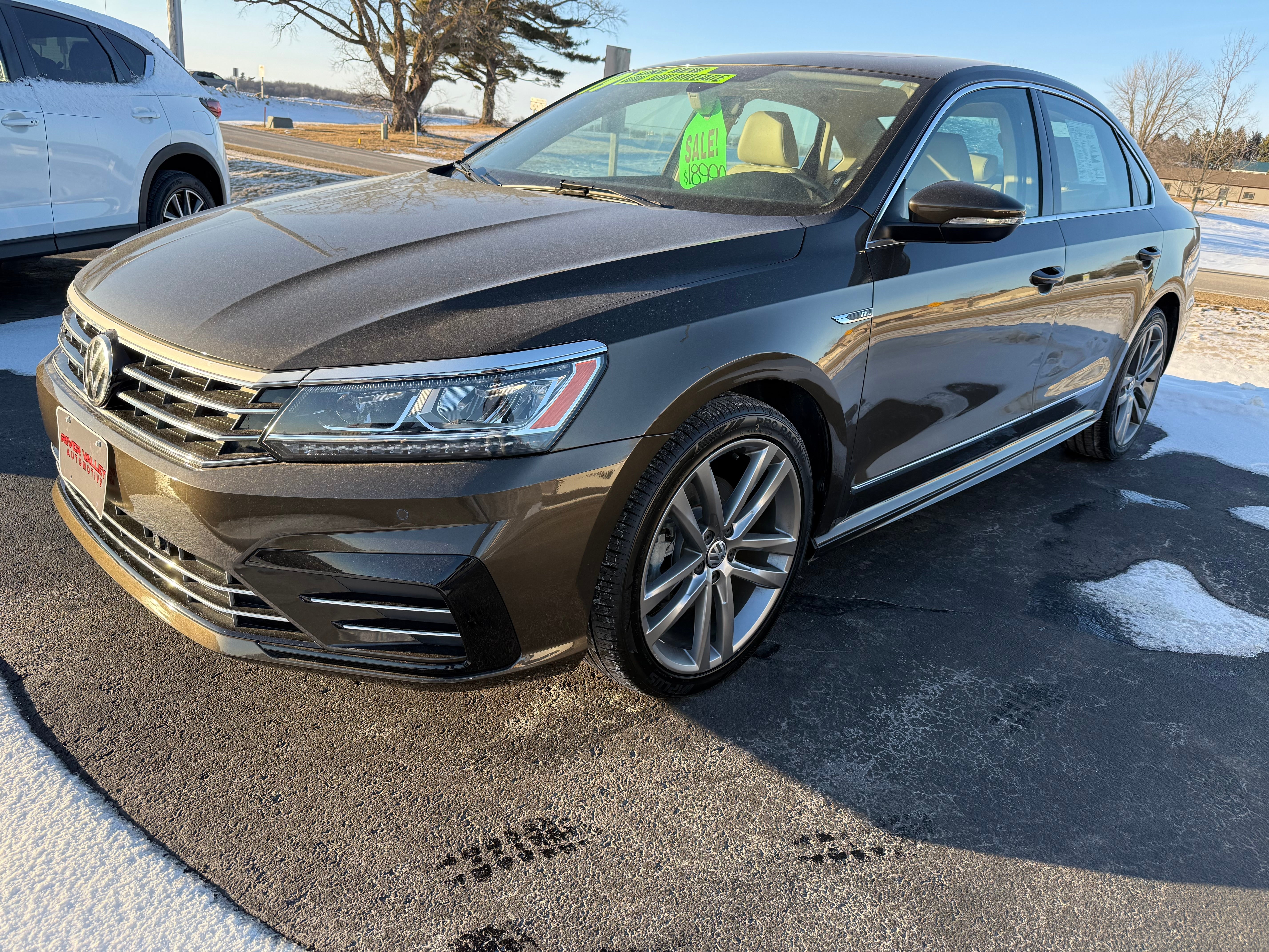 2019 Volkswagen Passat 2.0T SE R-Line FWD