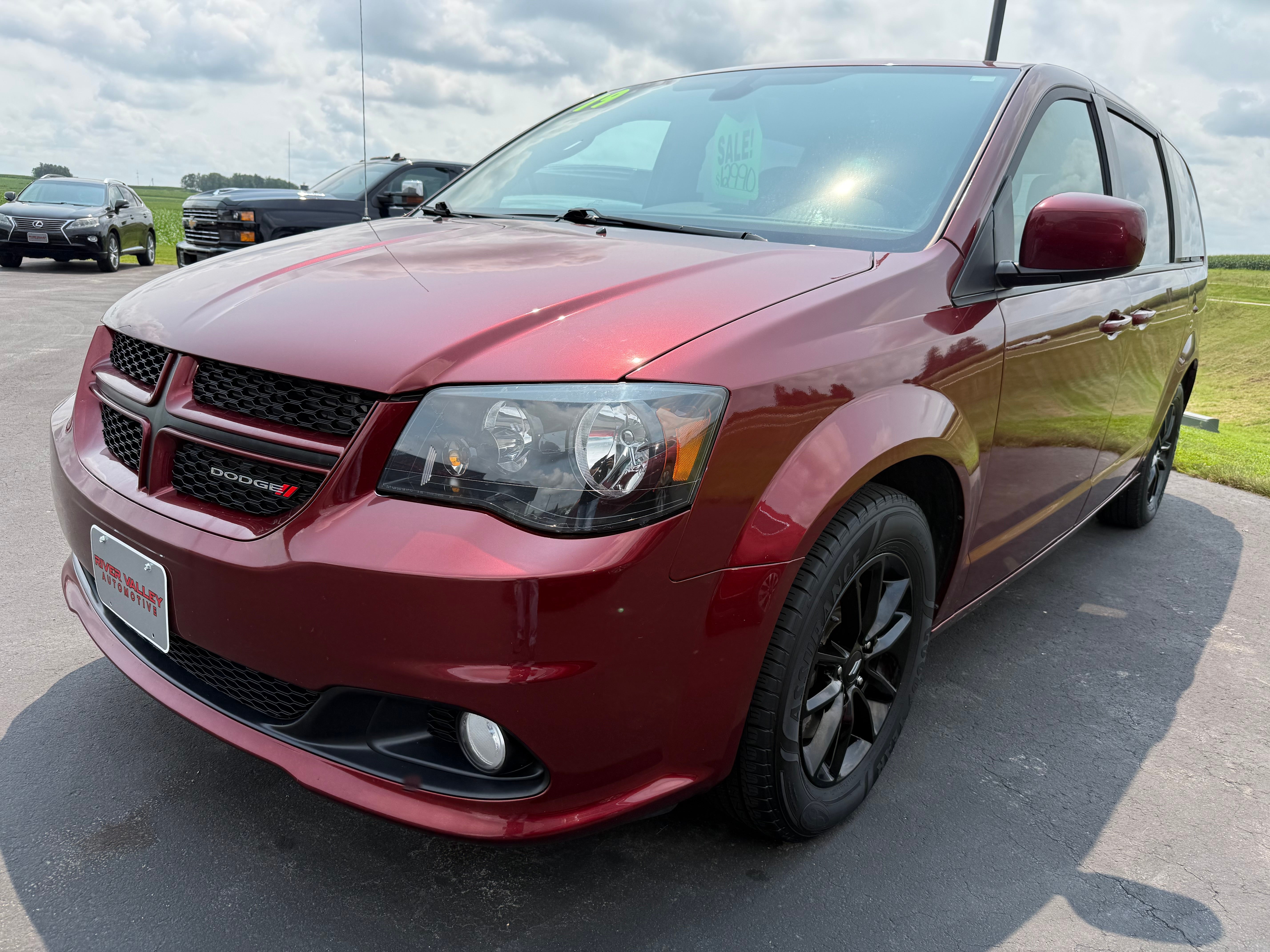 Octane Red Pearlcoat 2019 Dodge Grand Caravan Minivan Front-Wheel Drive Automatic