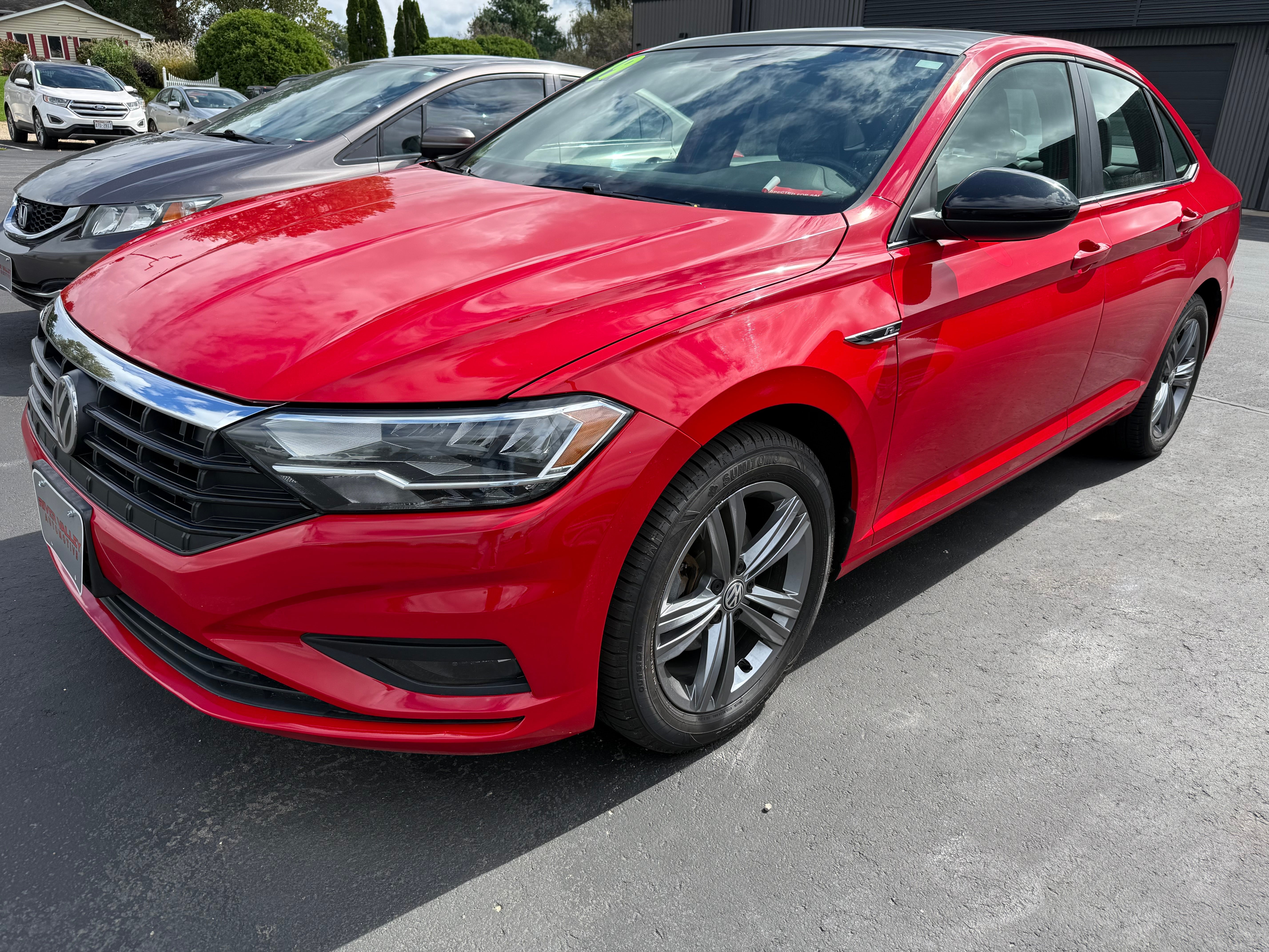  2019 Volkswagen Jetta R-Line FWD   