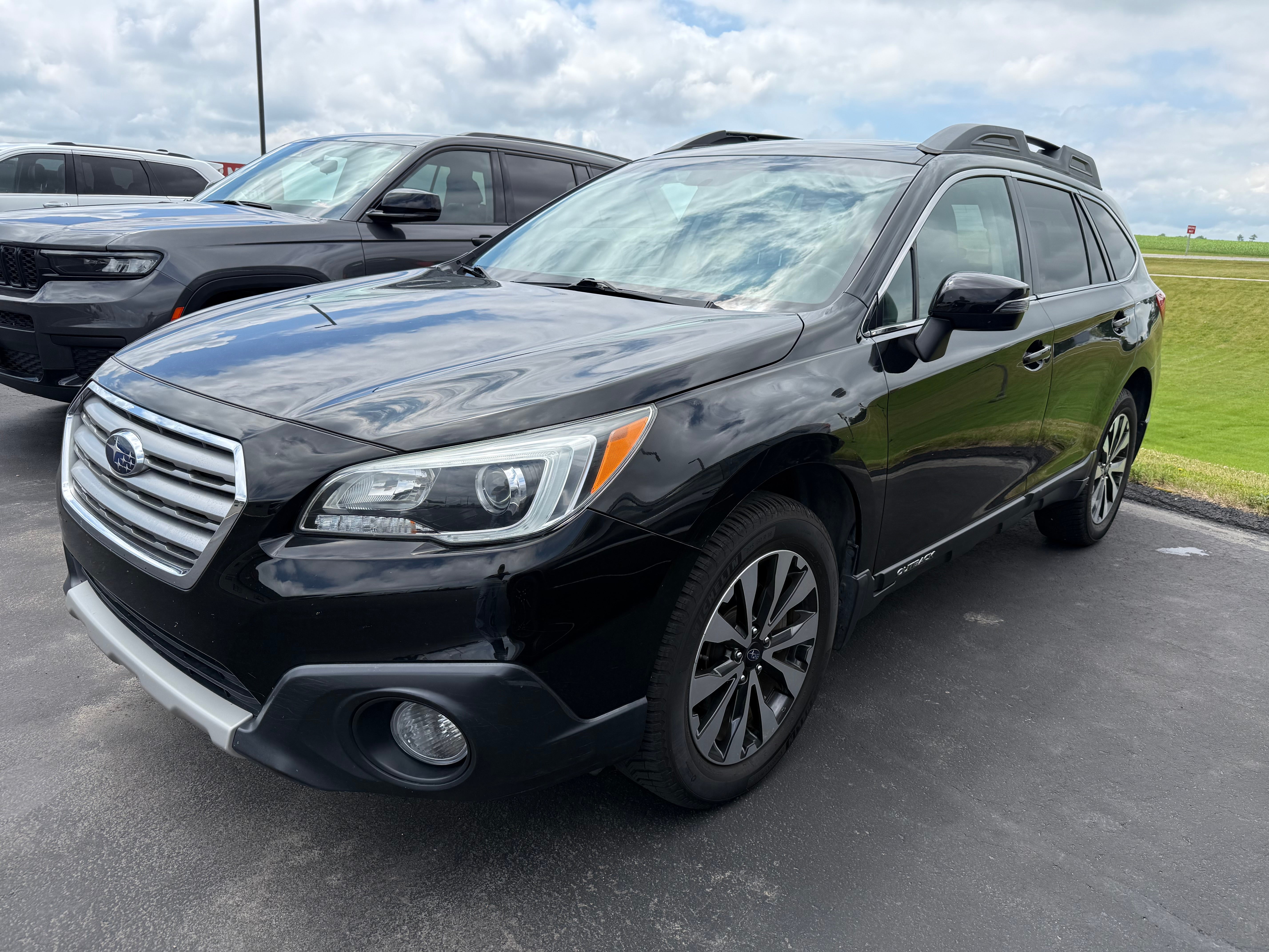 Crystal Black Silica 2016 Subaru Outback Wagon All-Wheel Drive Continuously Variable Transmission