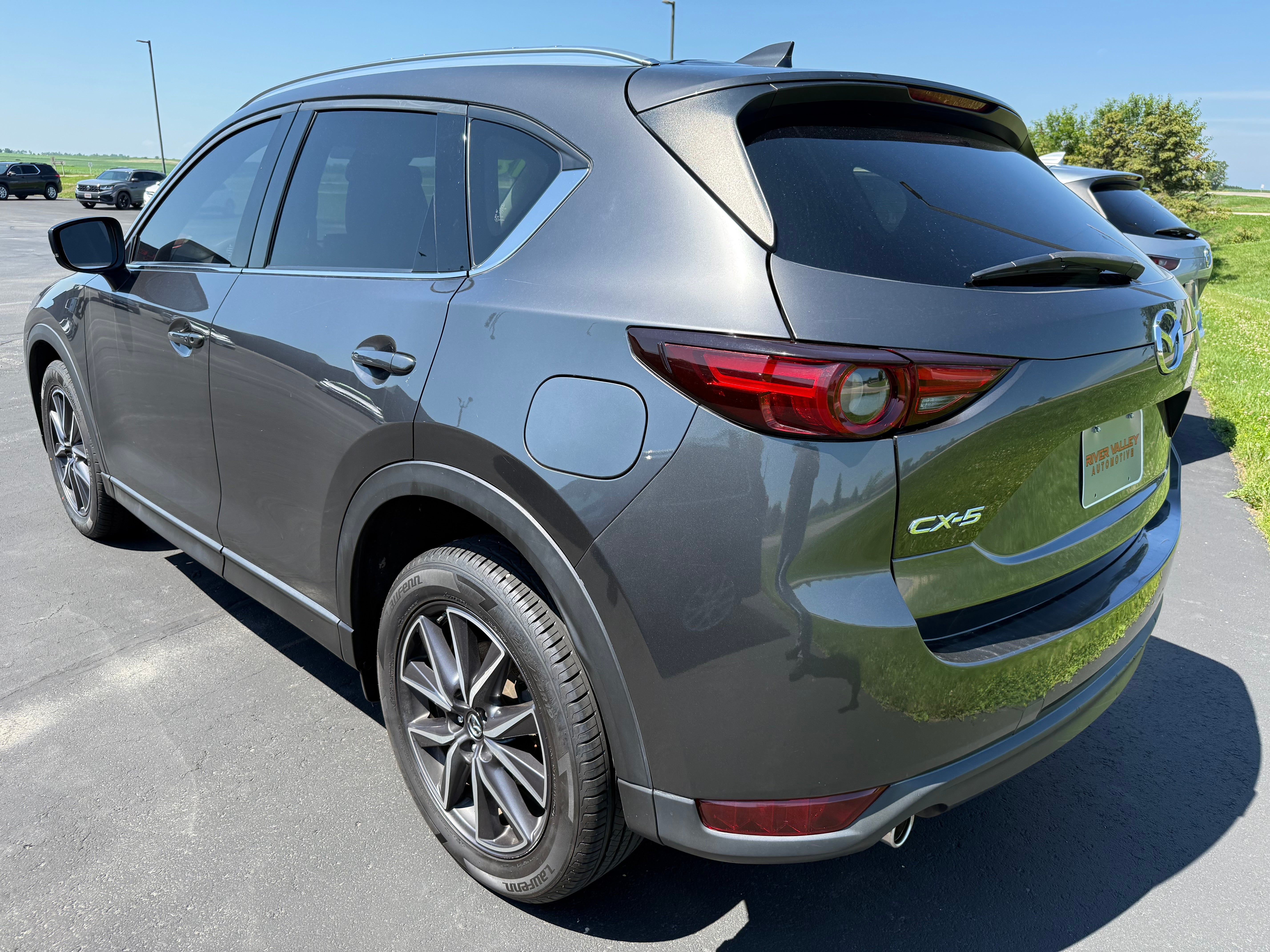 View vehicle photo 4