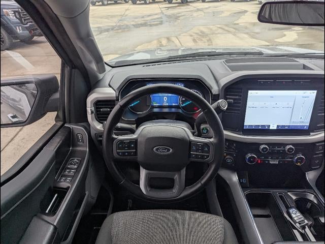View vehicle photo 3