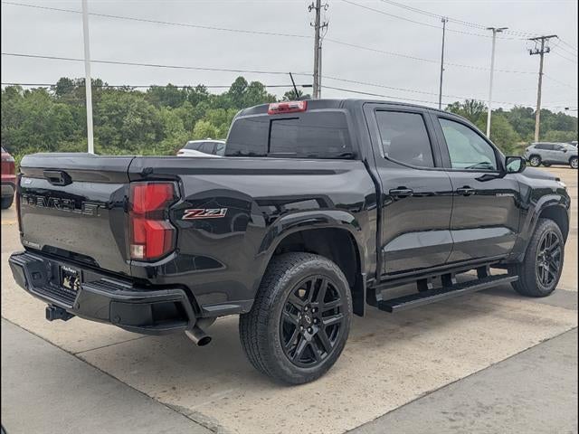 View vehicle photo 7