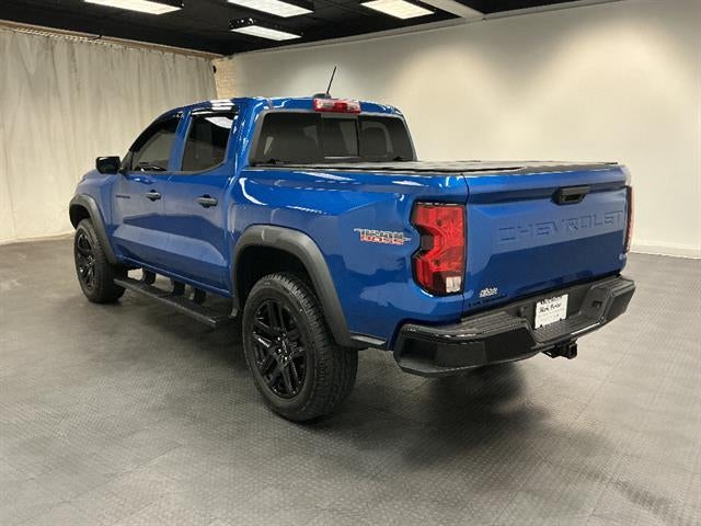 View vehicle photo 4