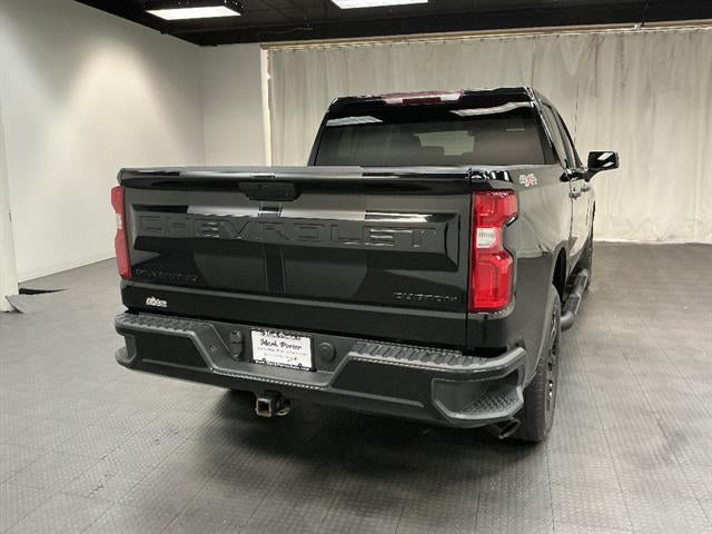 View vehicle photo 5