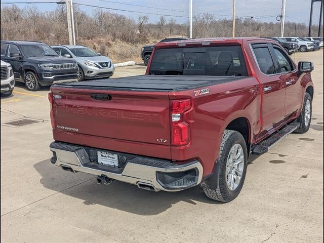 View vehicle photo 7