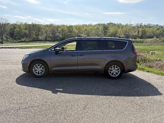View vehicle photo 2