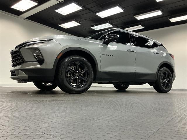 View vehicle photo 2