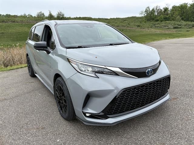 View vehicle photo 7