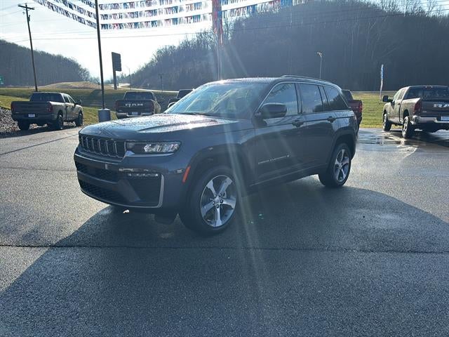 Baltic Gray Metallic Clear-Coat Exterior Paint 2026 Jeep Grand Cherokee Limited 4WD SUV / Crossover Four-Wheel Drive 8-Speed Automatic