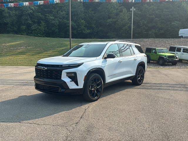 Polar White Tricoat 2026 Chevrolet Traverse SUV / Crossover Four-Wheel Drive 8-Speed Automatic