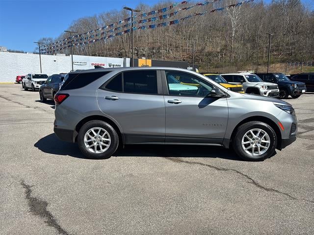 View vehicle photo 4