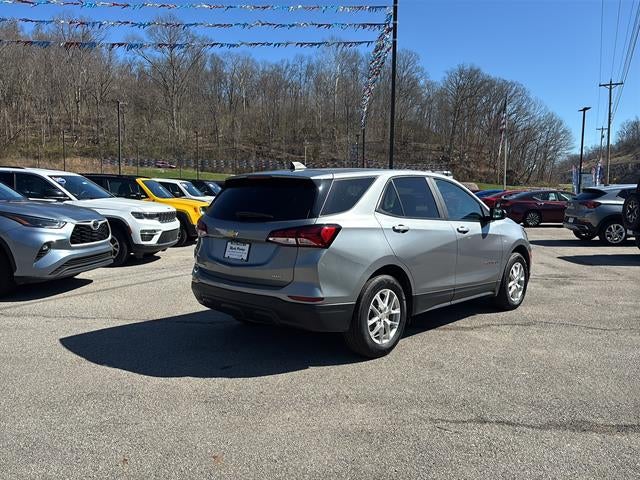 View vehicle photo 5
