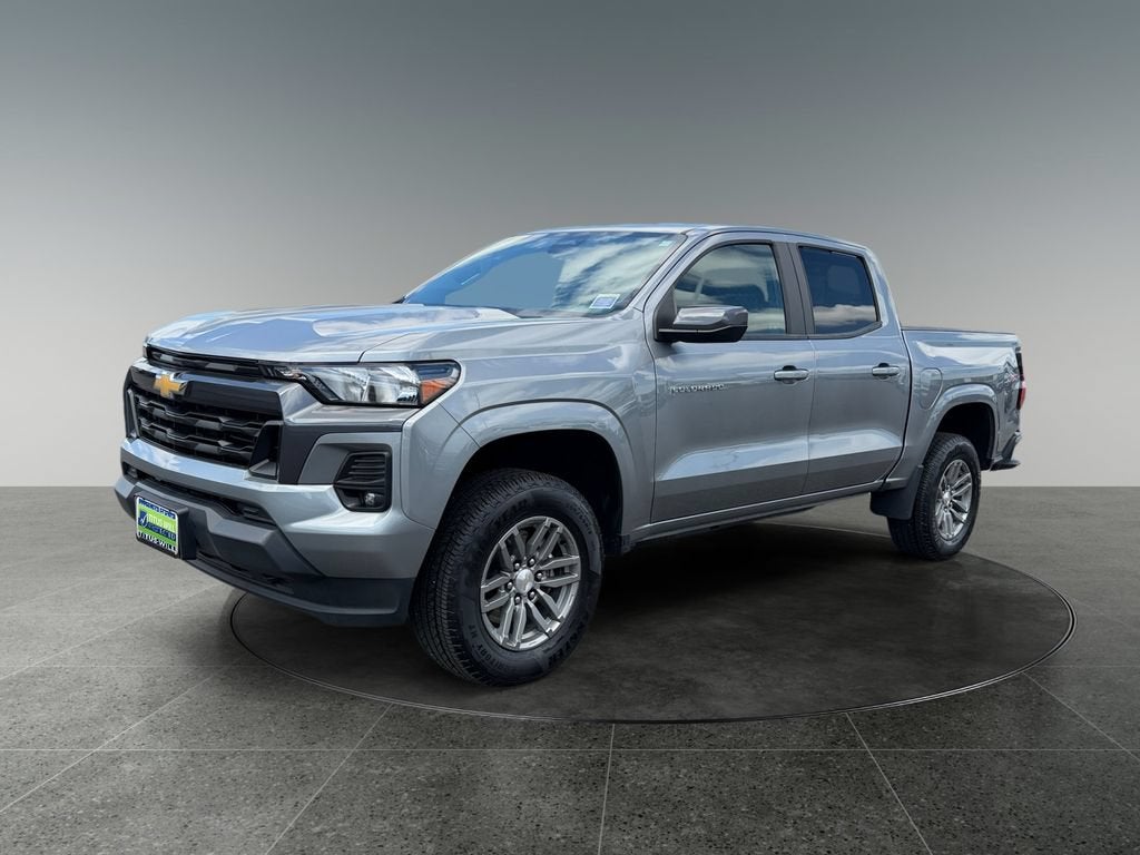 View vehicle photo 3