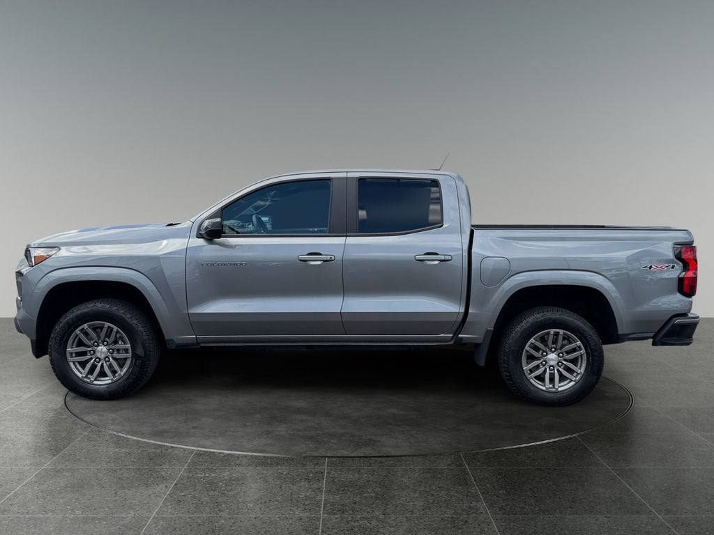 View vehicle photo 5