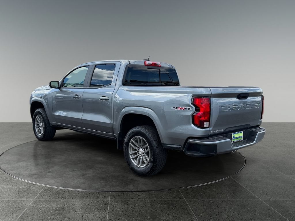 View vehicle photo 7