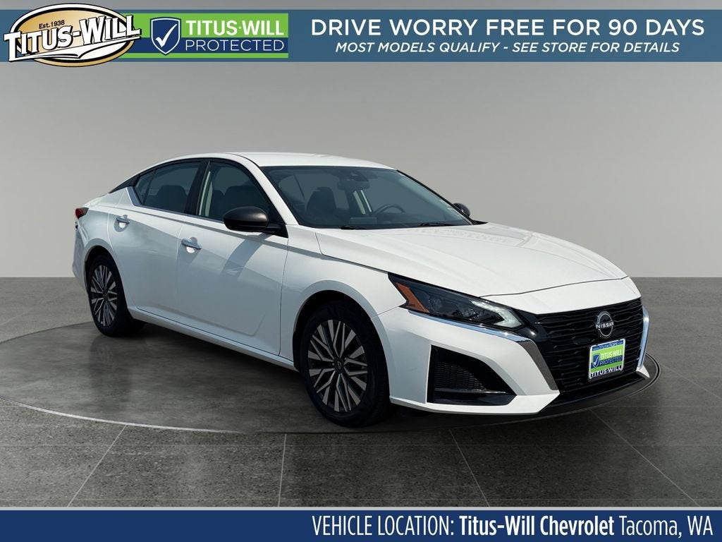 White 2025 Nissan Altima Sedan Front-Wheel Drive Continuously Variable Transmission