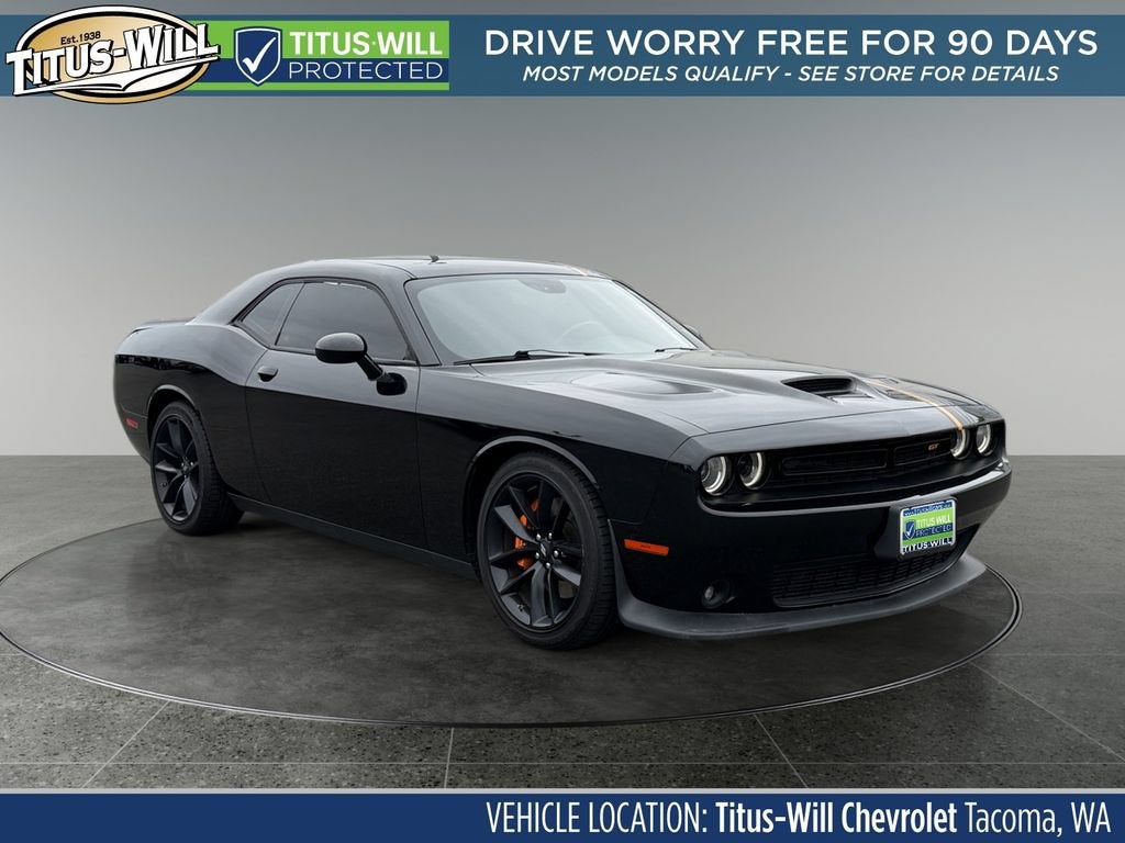 Black 2023 Dodge Challenger Coupe Rear-Wheel Drive 