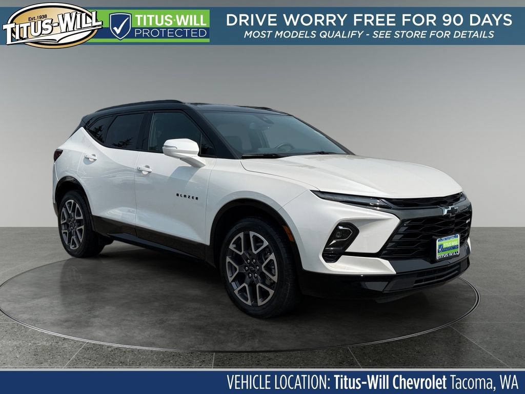 White (Iridescent Pearl Tricoat) 2023 Chevrolet Blazer SUV / Crossover Front-Wheel Drive Automatic