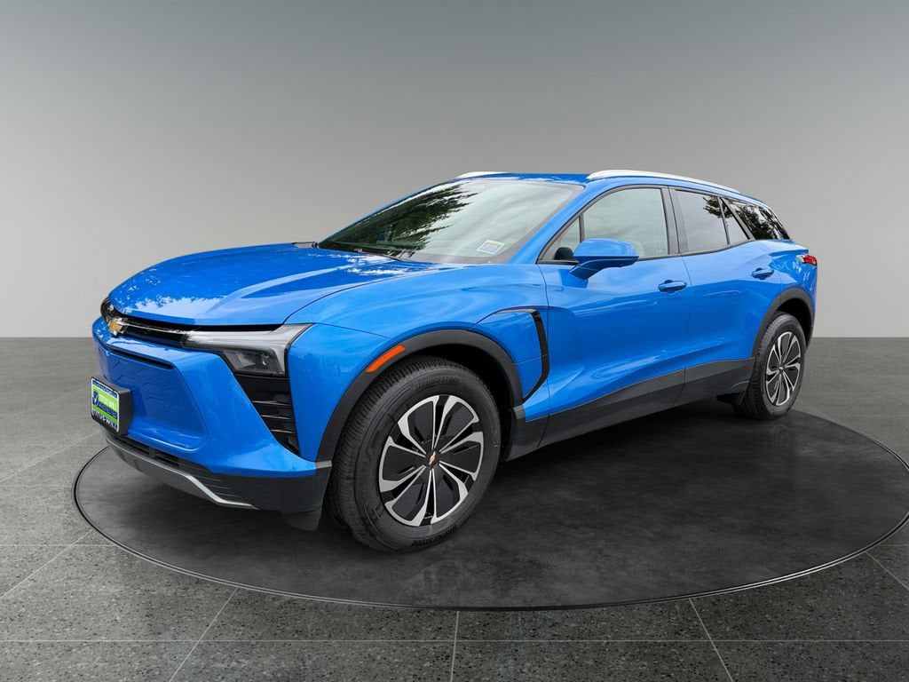 View vehicle photo 3