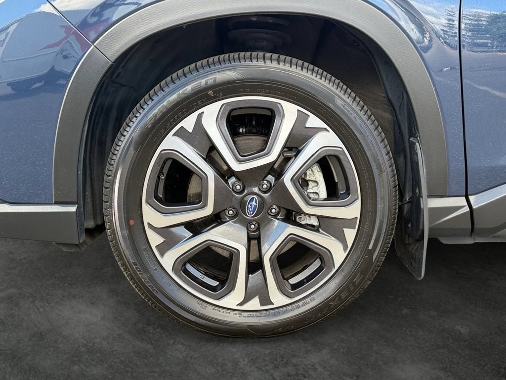 View vehicle photo 4