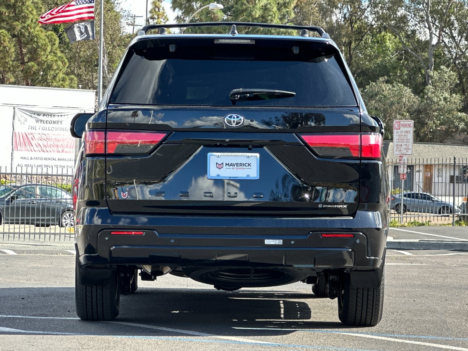 View vehicle photo 4