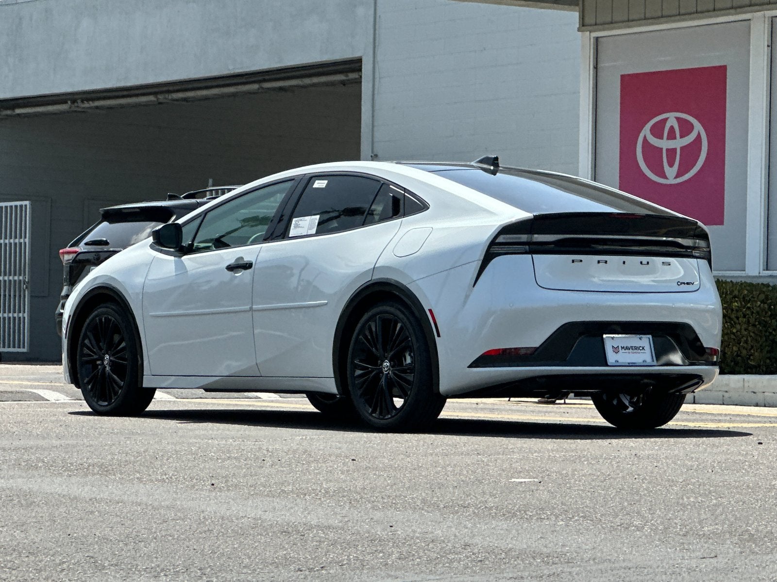 View vehicle photo 3