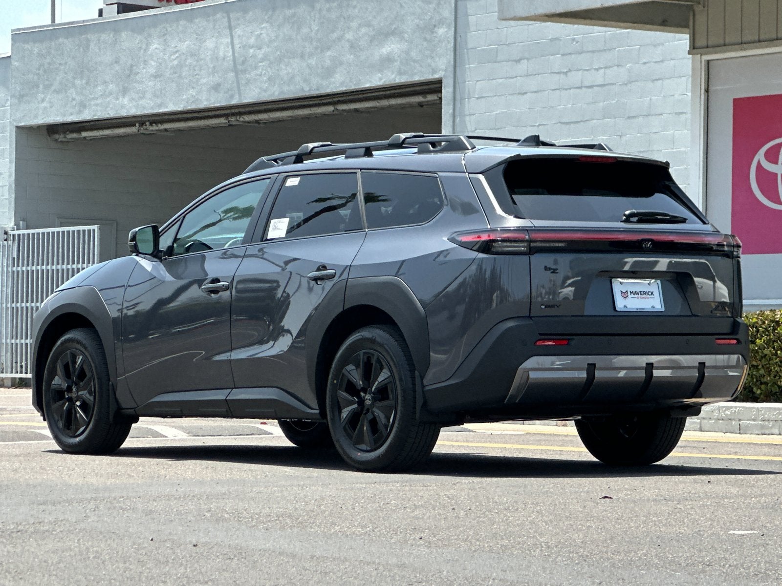 View vehicle photo 3
