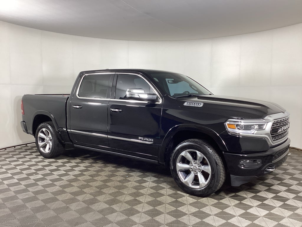 Diamond Black Crystal Pearlcoat 2019 RAM 1500 Pickup Truck Four-Wheel Drive 8-Speed Automatic