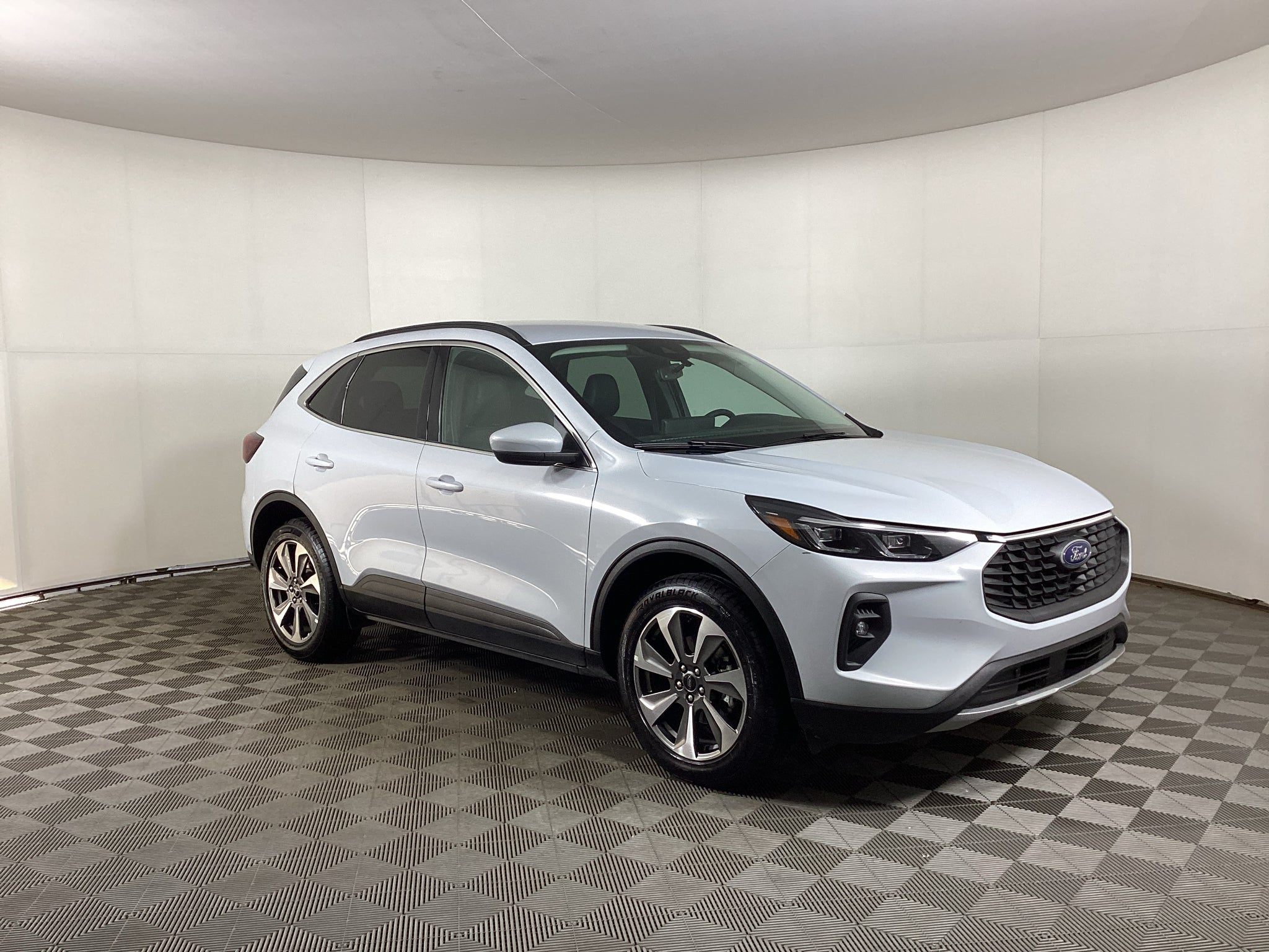 Space Silver Metallic 2025 Ford Escape SUV / Crossover All-Wheel Drive 8-Speed Automatic