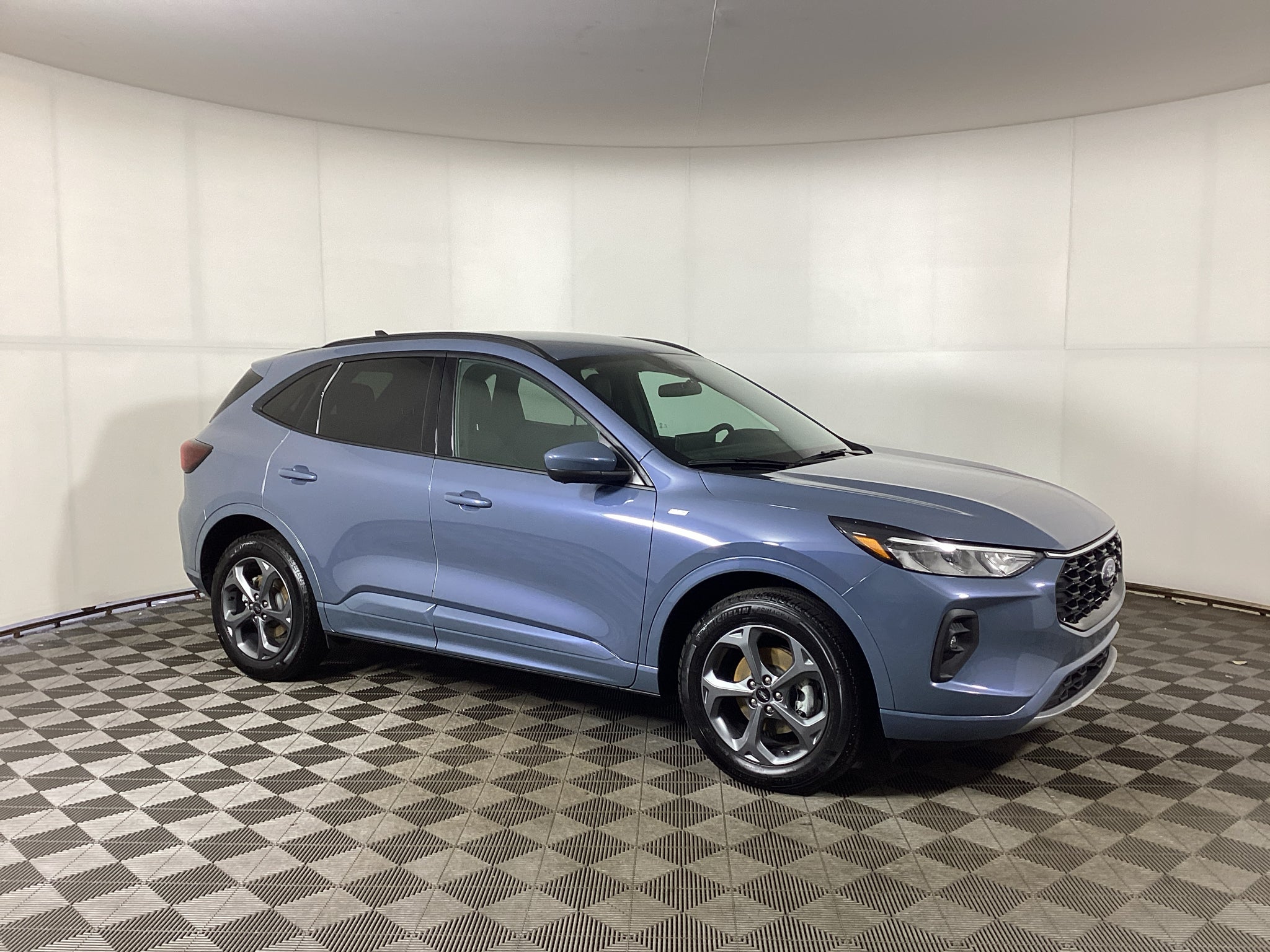  2023 Ford Escape Hybrid ST-Line Select AWD   