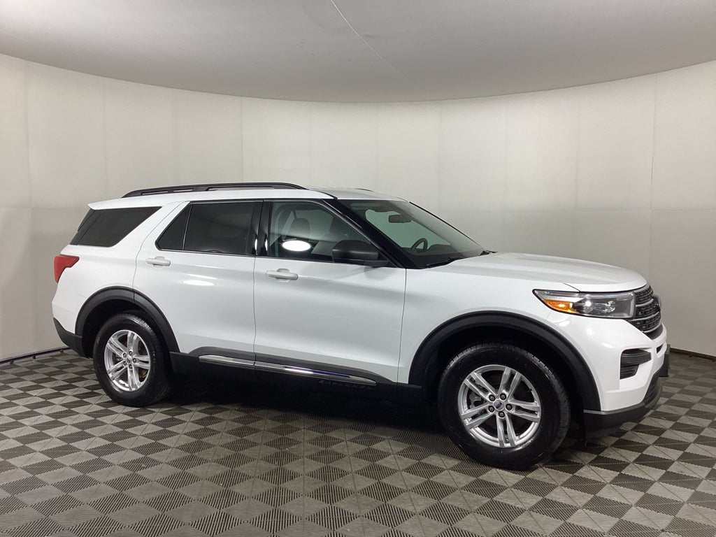 Oxford White 2023 Ford Explorer XLT AWD SUV / Crossover All-Wheel Drive Automatic