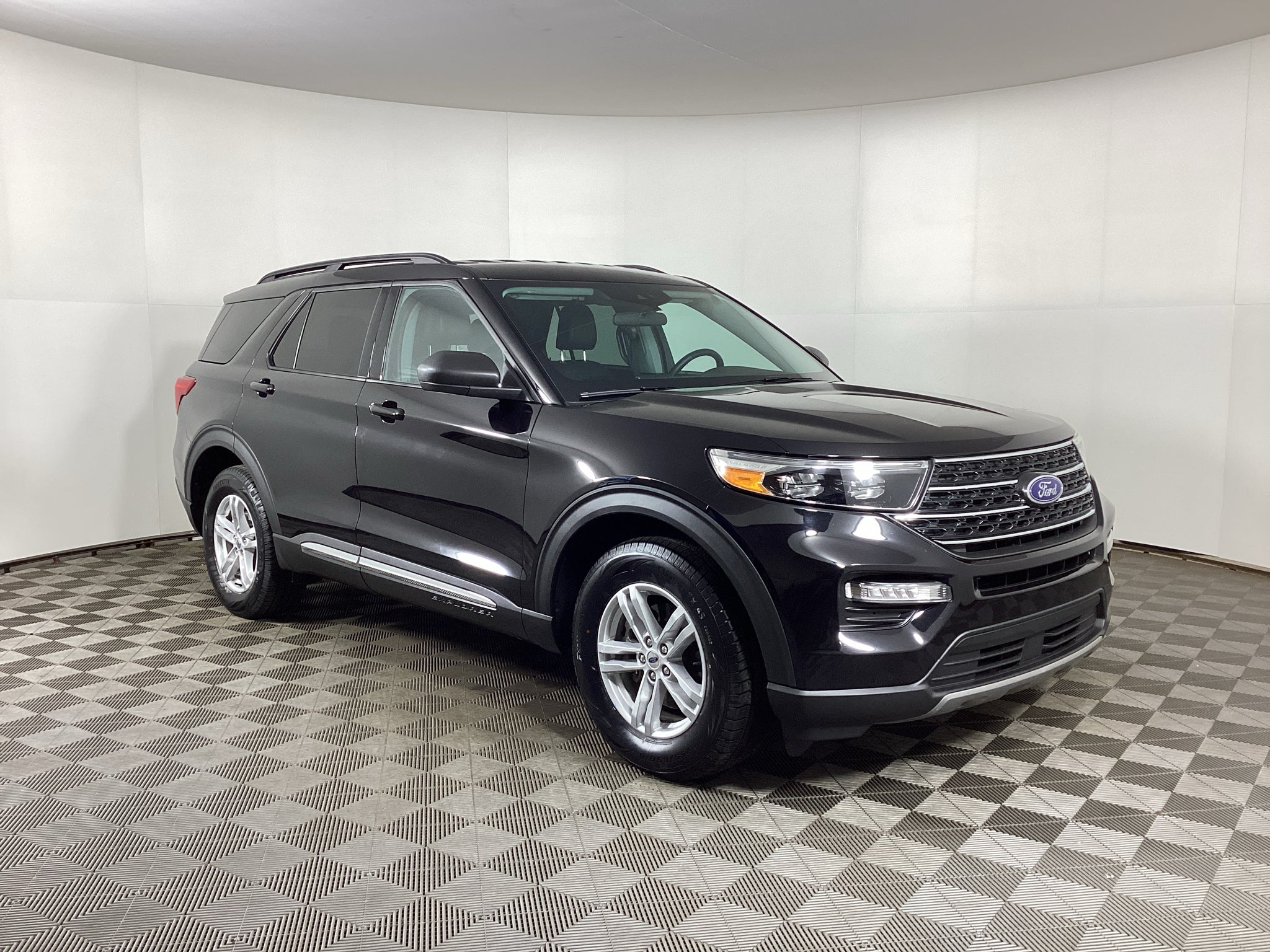2023 Ford Explorer XLT AWD