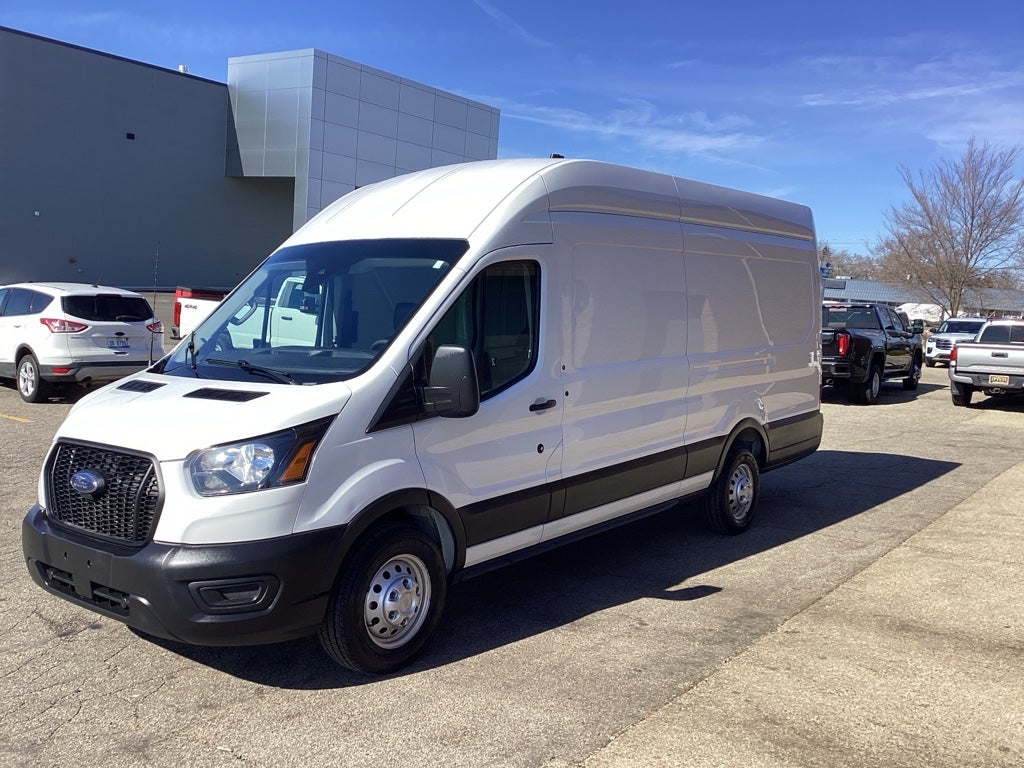 View vehicle photo 5