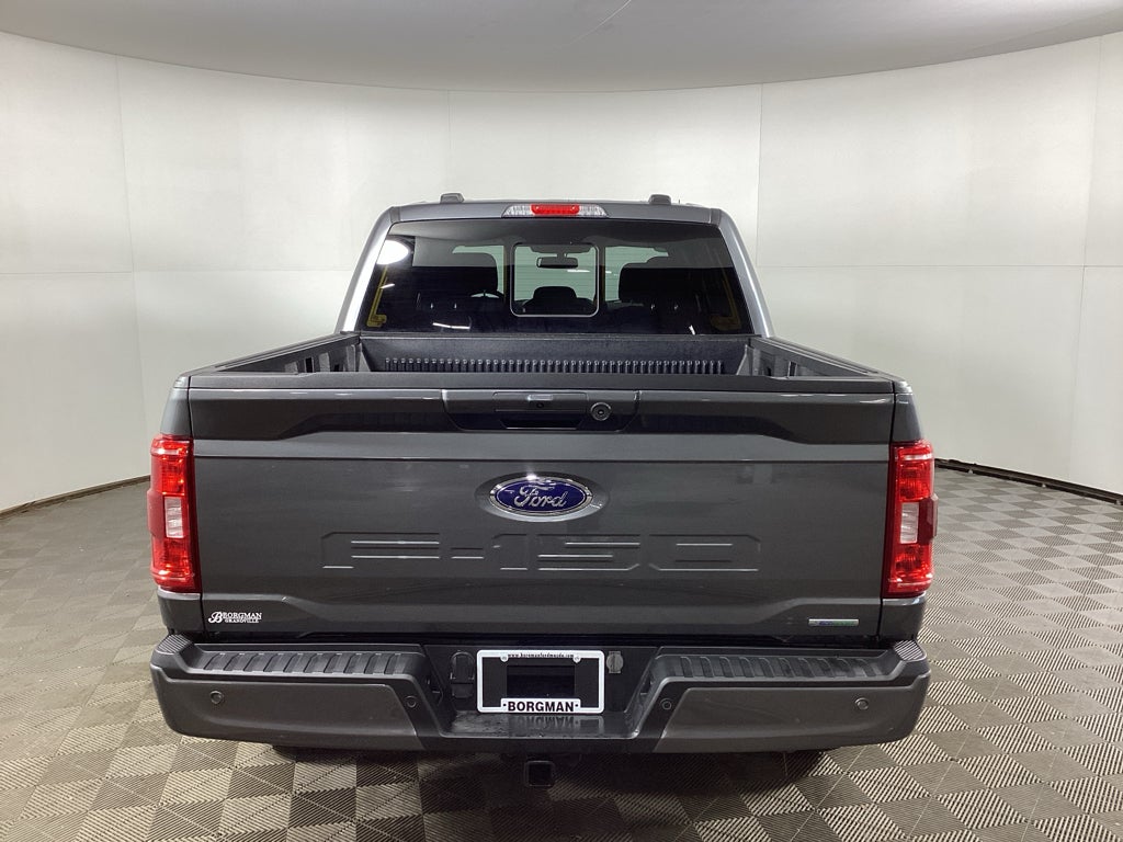 View vehicle photo 3