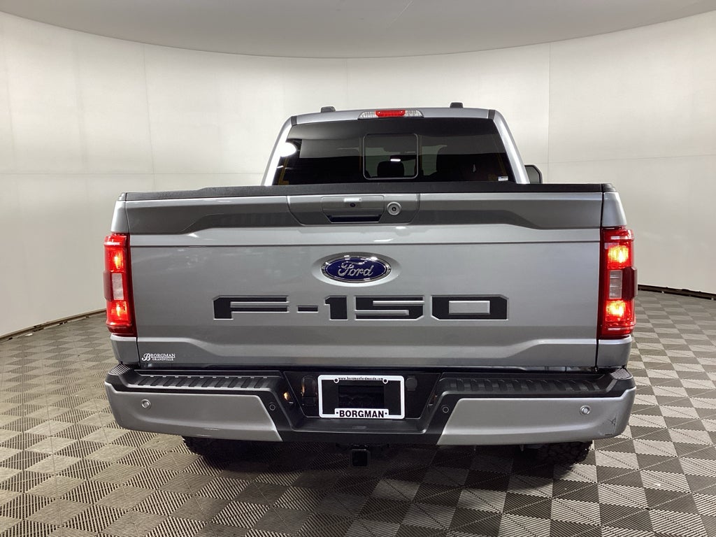 View vehicle photo 3